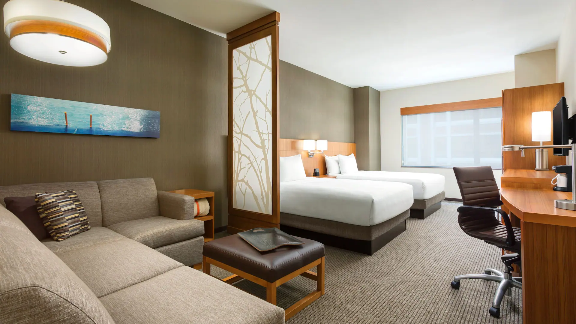 Hyatt-Place-Downtown-Chicago-Loop-P051-Double-Queen-Room.16x9
